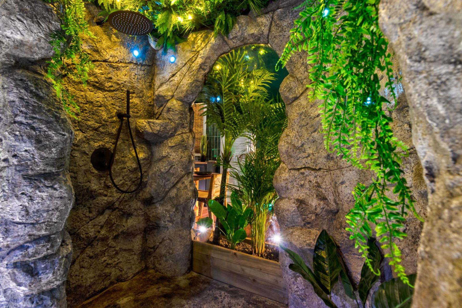Jungle Love Room Toulouse Exterior photo